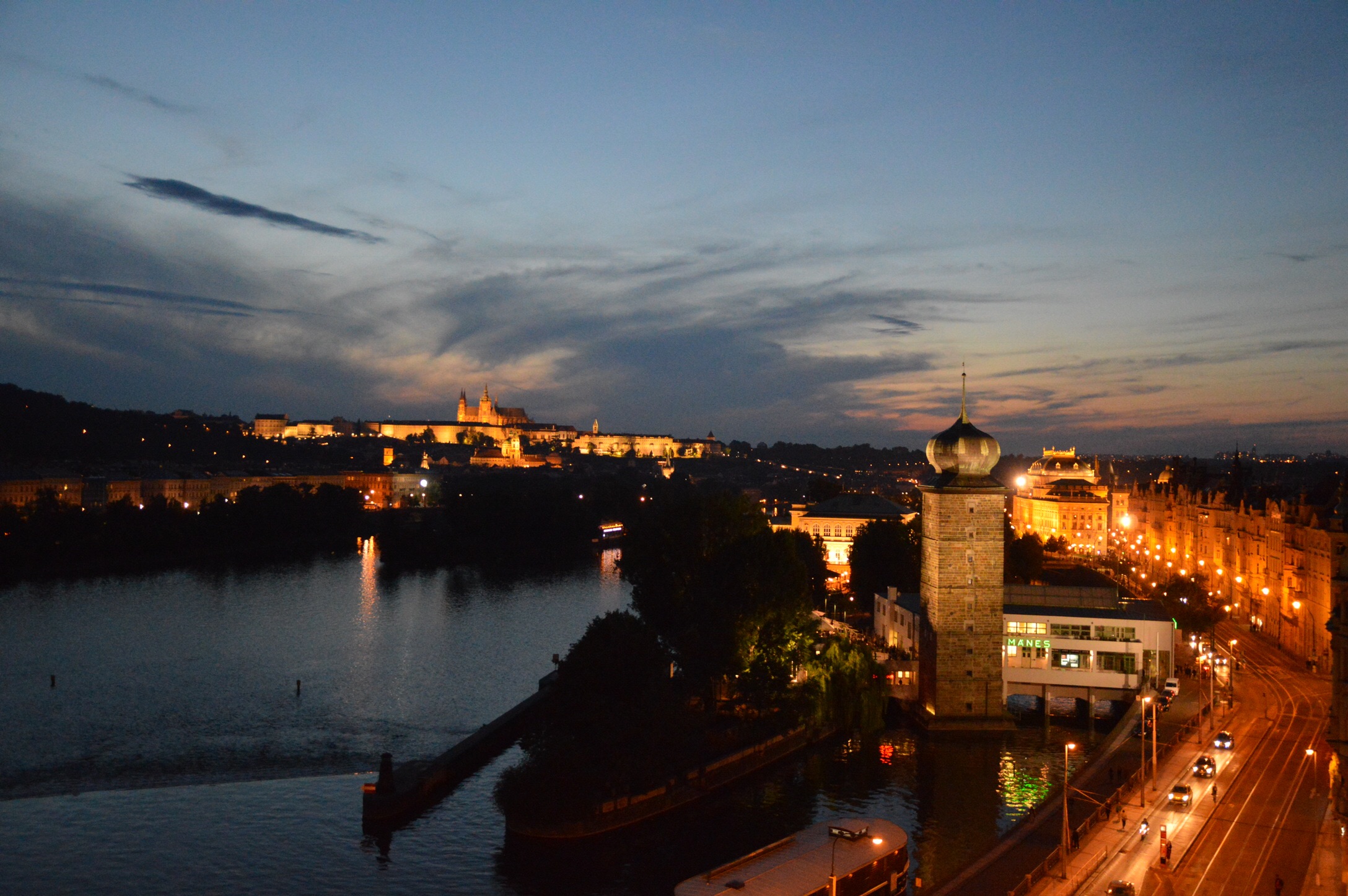 Dancing House, Prague