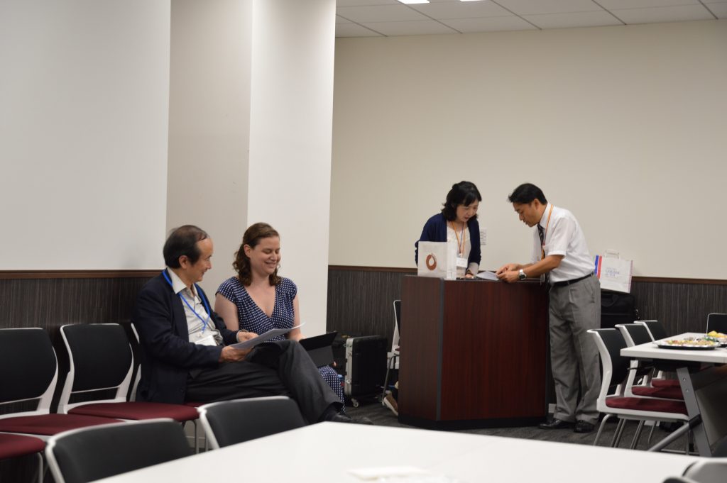 Conferring with Dr. Inoue before my speech at the LAM Forum meeting in Tokyo