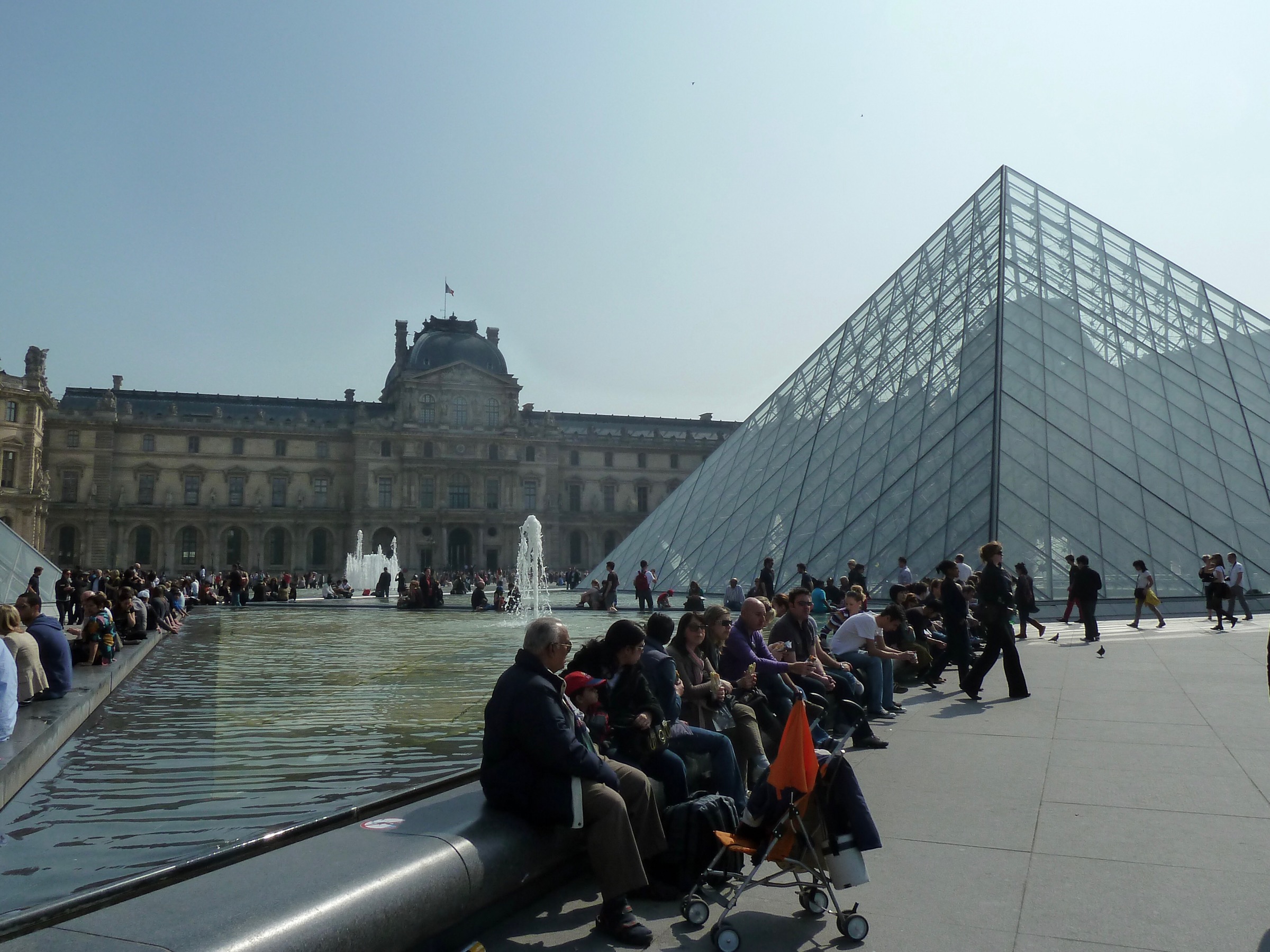 Louvre Pyramid (Pyramide du Louvre), Paris, France