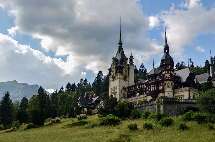 Day trip from Brasov to Peles Castle in Sinaia, Romania