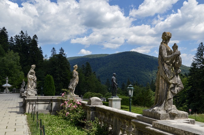 Day trip from Brasov to Peles Castle in Sinaia, Romania