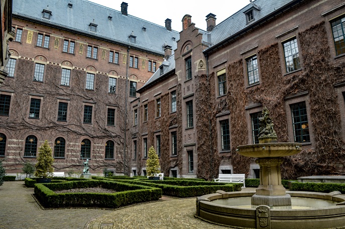 The inner courtyard of the Rotterdam City Hall, one of the city's hidden gems