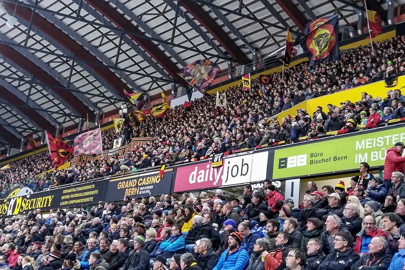 SC Bern fans and SC Bern flags inside the arena