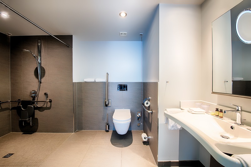 Wheelchair accessible bathroom at the i31 Hotel in Berlin