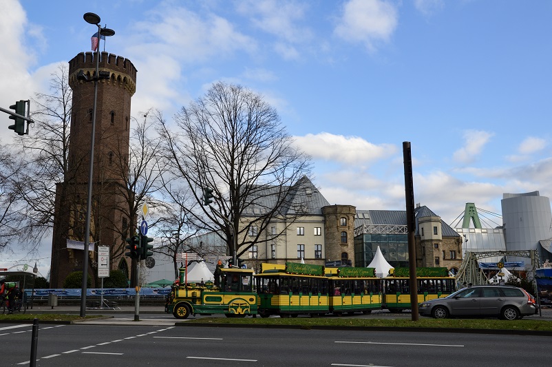 Green and yellow trolley - the Cologne Christmas Market Express