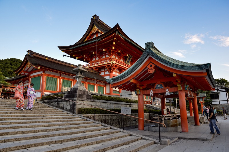 Red and multi-colored temple at Fushimi Inari-taisha, a stop on our Kyoto itinerary