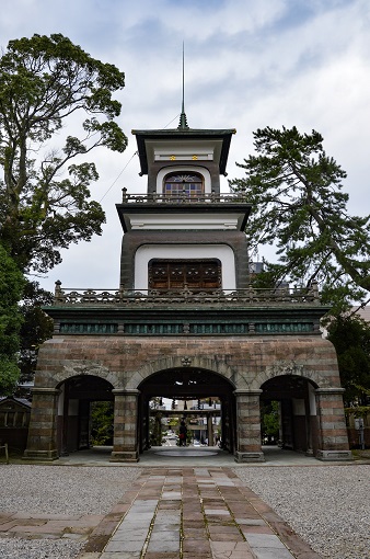 Monumental Oyama Shrine in Kanazawa