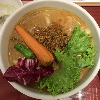 Bowl of curry udon with beef at Konaya, a great place for cheap eats in Tokyo
