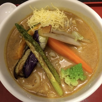 Bowl of curry udon with vegetables at Konaya, a great place for cheap eats in Tokyo